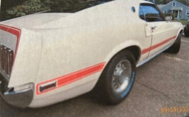 Ford-Mustang-mach-1-1969-Wimbledon-White-Red-2