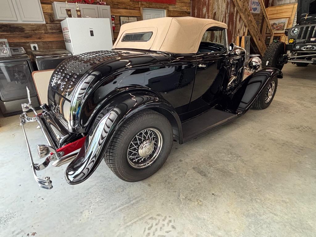 Ford-Other-1932-Black-Tan-12