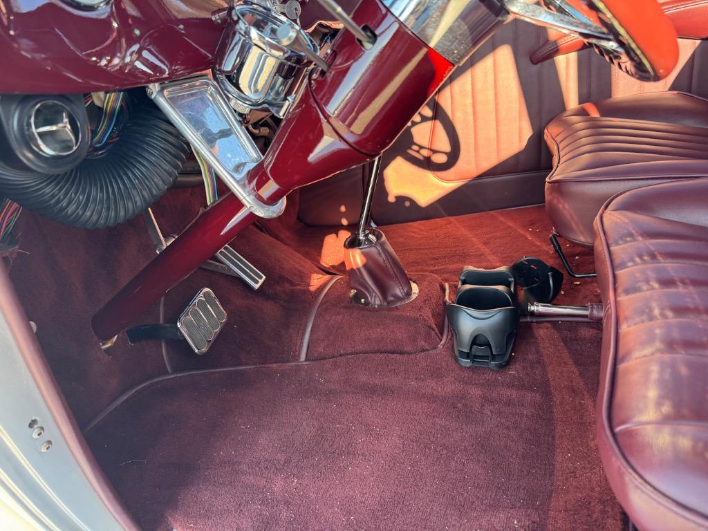 Ford-Other-1934-Silver-Red-10