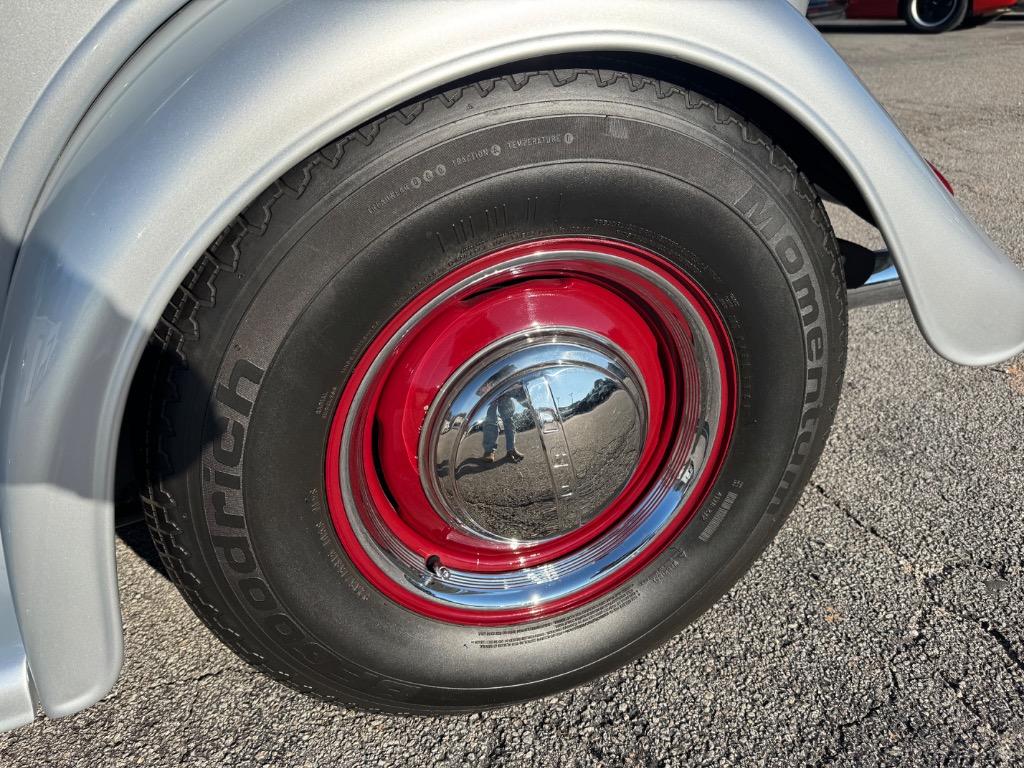 Ford-Other-1934-Silver-Red-32