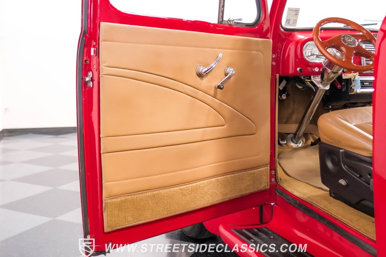 Ford-Other-1949-Red-Tan-18