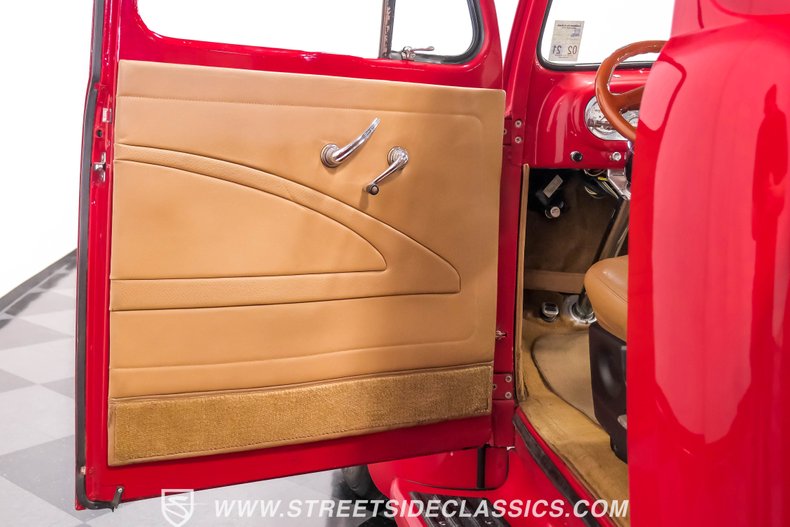 Ford-Other-1949-Red-Tan-45
