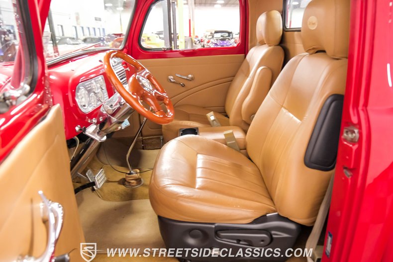 Ford-Other-1949-Red-Tan-46