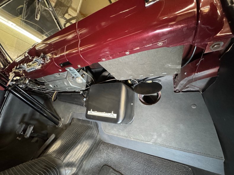 Ford-Other-1950-Cambridge-Maroon-Met-Dark-Red-41