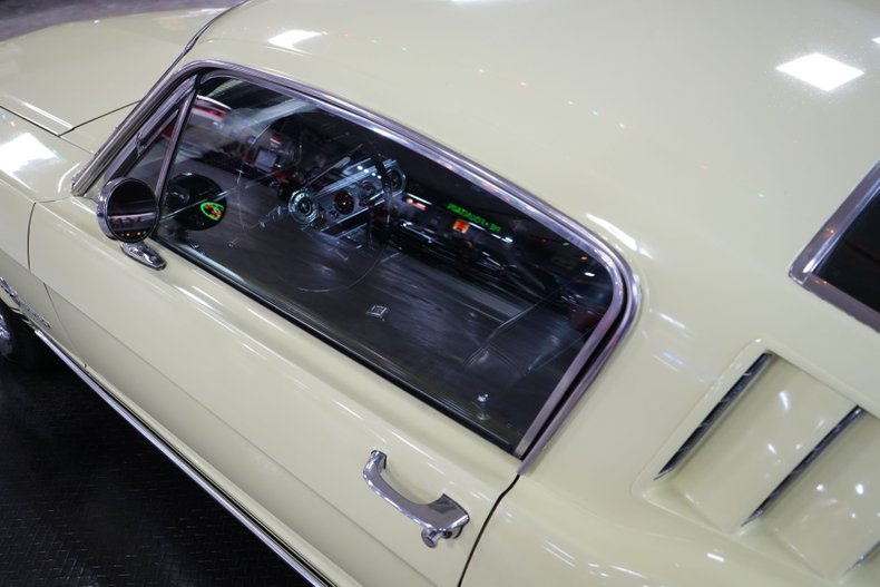 Ford-Other-1965-Phoenician-Yellow-Black-39