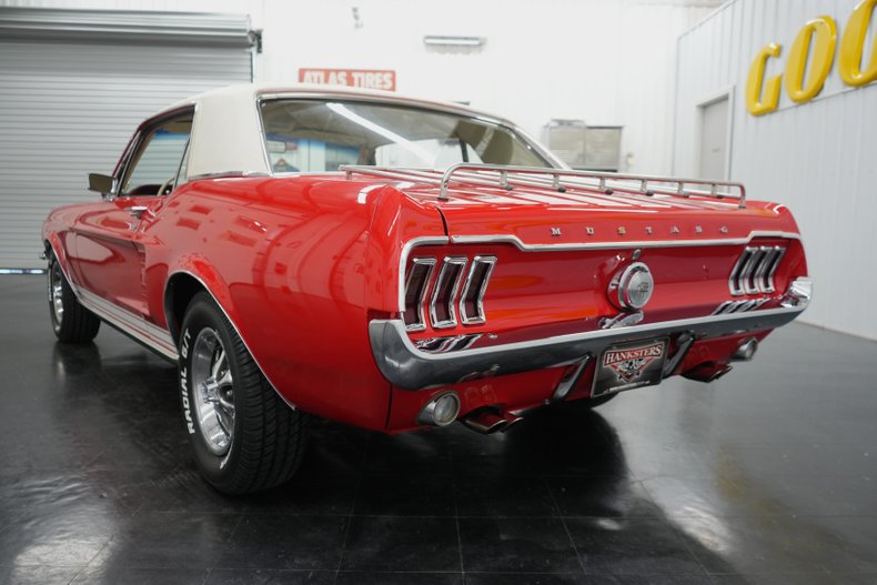 Ford-Other-1967-Red-White-12