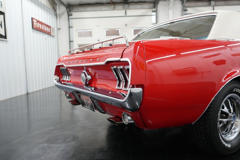 Ford-Other-1967-Red-White-18
