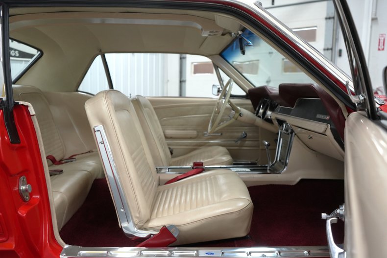 Ford-Other-1967-Red-White-23