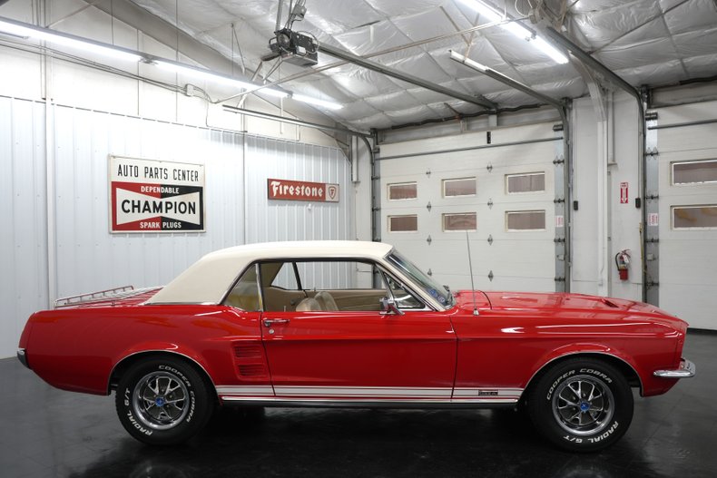 Ford-Other-1967-Red-White-26