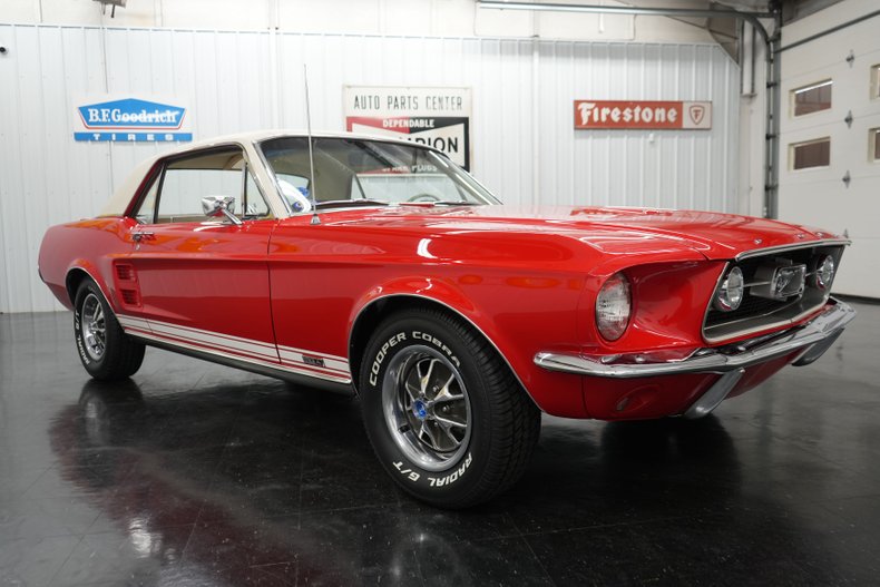 Ford-Other-1967-Red-White-29