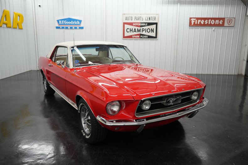 Ford-Other-1967-Red-White-30