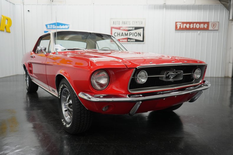 Ford-Other-1967-Red-White-31