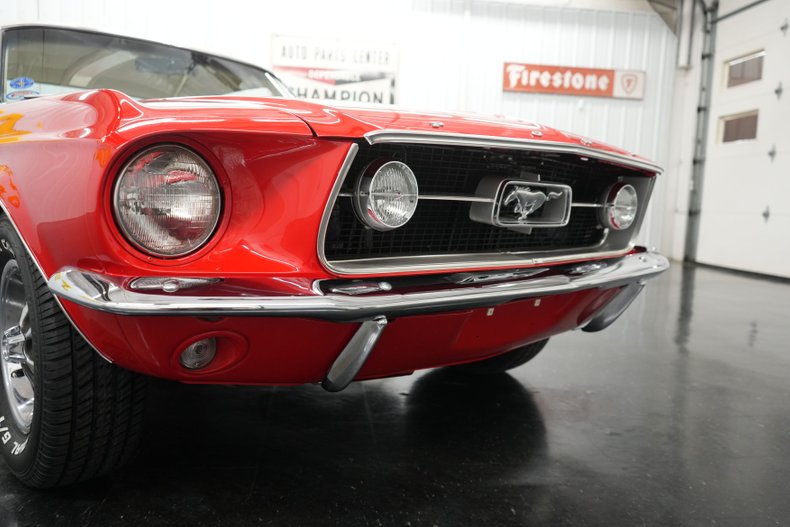 Ford-Other-1967-Red-White-32