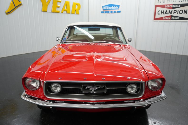 Ford-Other-1967-Red-White-36