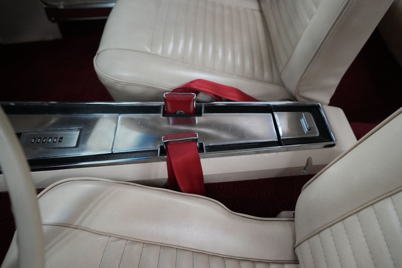 Ford-Other-1967-Red-White-4