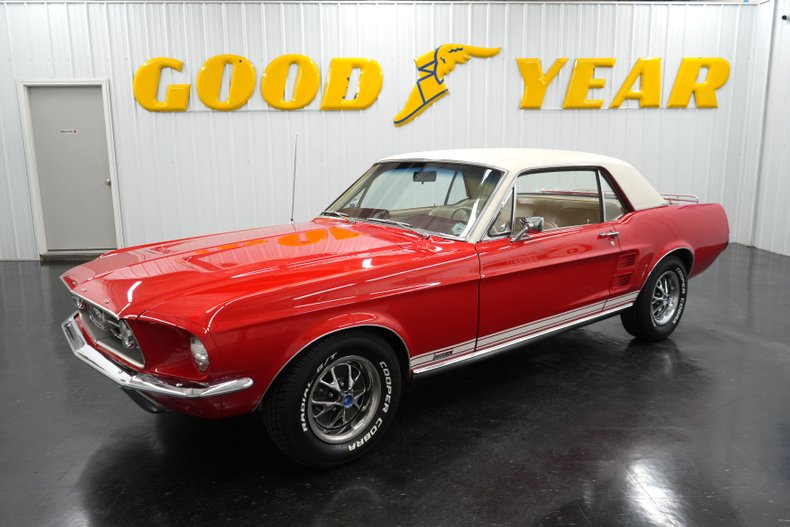Ford-Other-1967-Red-White-42