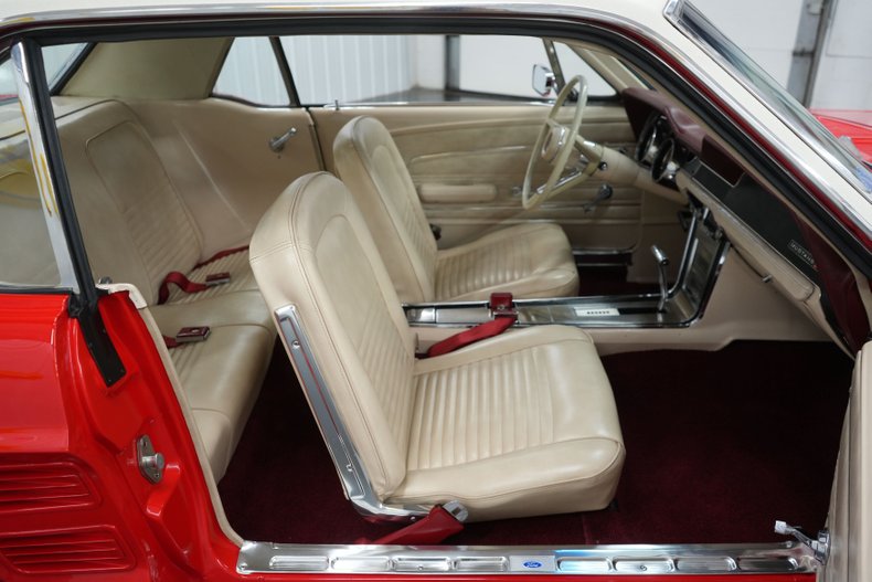 Ford-Other-1967-Red-White-48