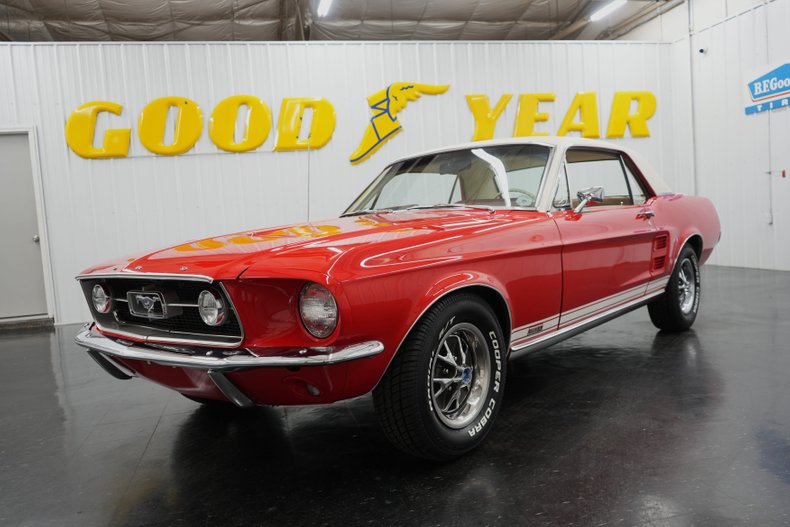 Ford-Other-1967-Red-White