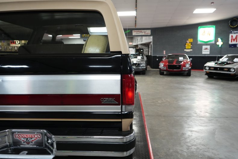 Ford-Other-1987-Raven-Black-Chestnut-47