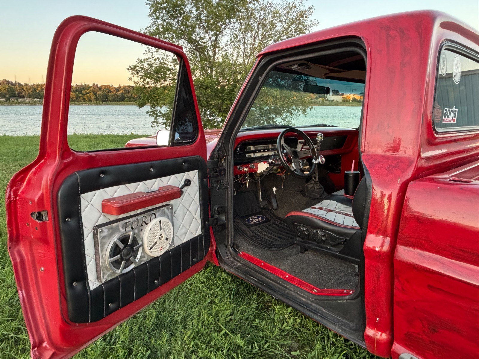 Ford-Other-Pickups-1972-Short-Box-3