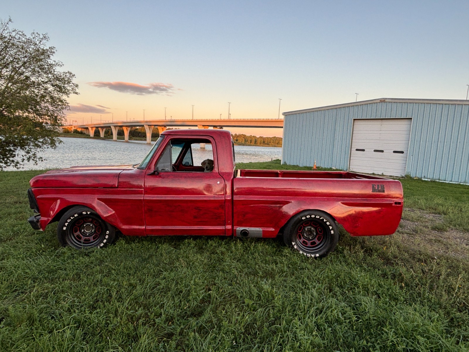 Ford-Other-Pickups-1972-Short-Box