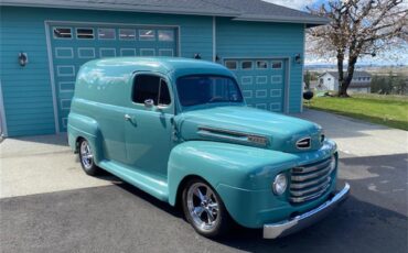Ford-Panel-truck-1948-Teal-Tan-1