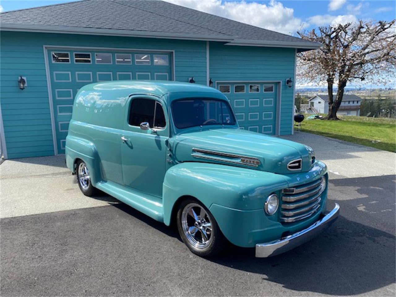 Ford-Panel-truck-1948-Teal-Tan-1
