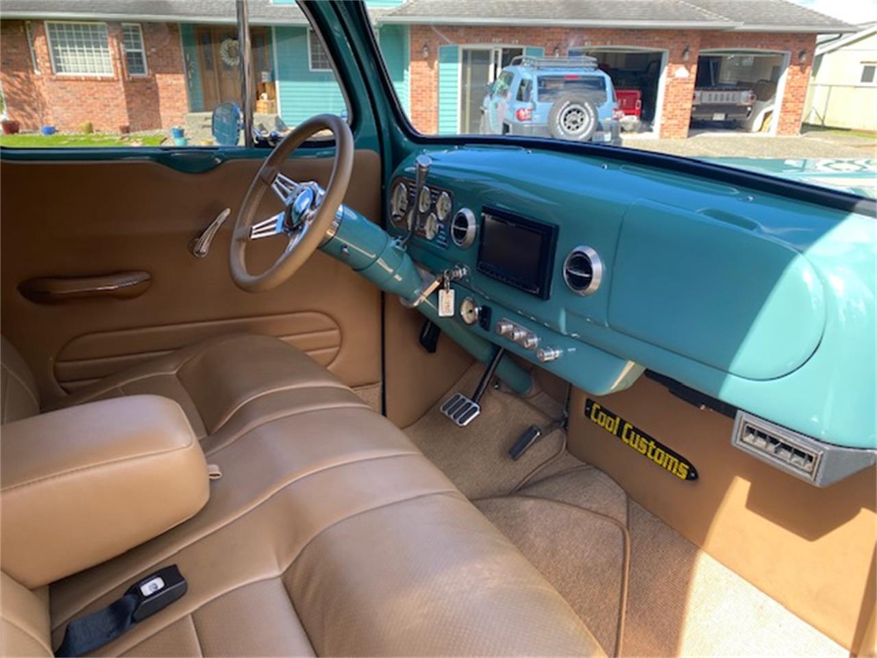 Ford-Panel-truck-1948-Teal-Tan-10
