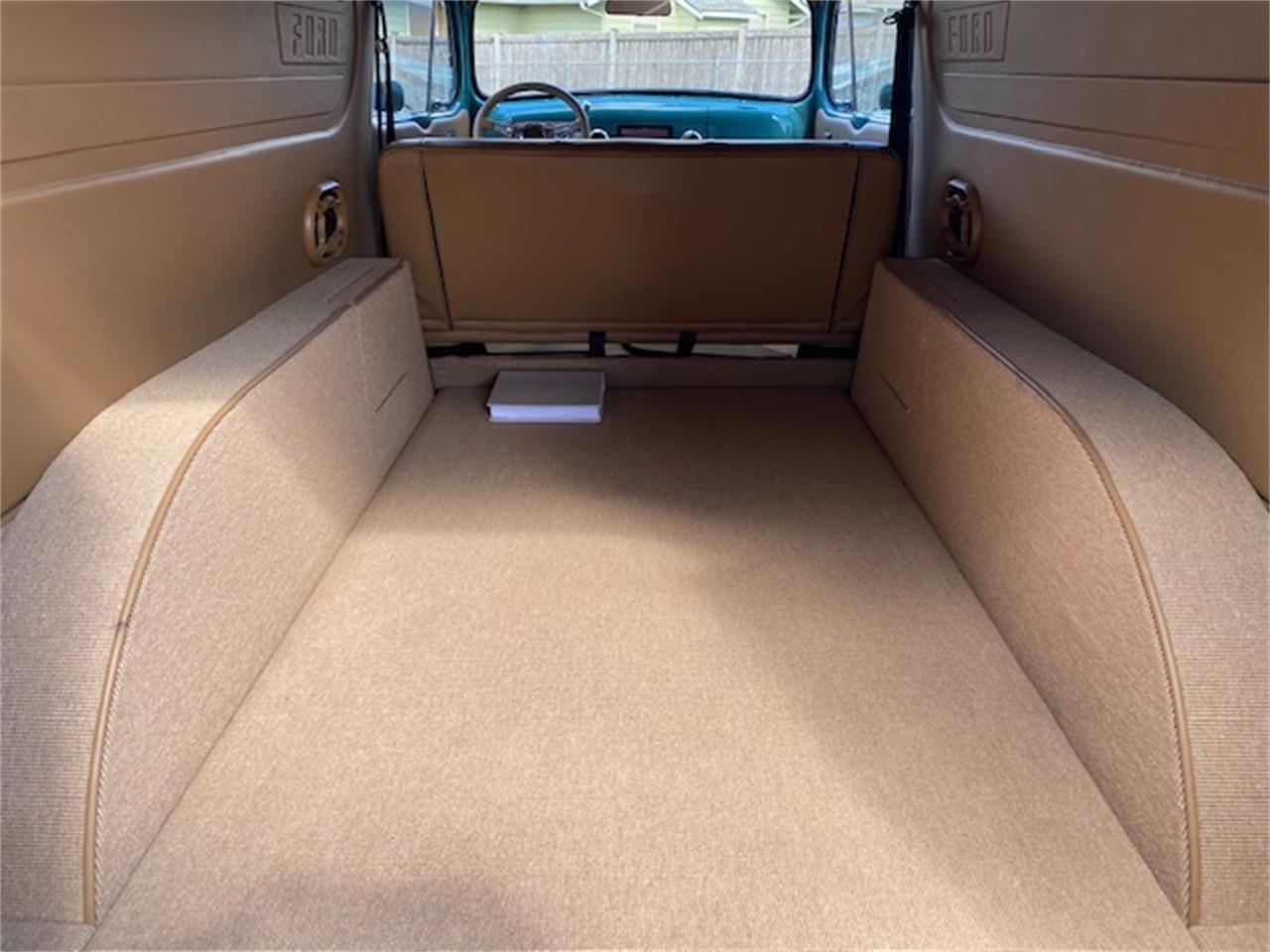 Ford-Panel-truck-1948-Teal-Tan-11