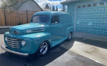 Ford-Panel-truck-1948-Teal-Tan