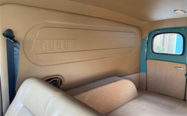 Ford-Panel-truck-1948-Teal-Tan-5