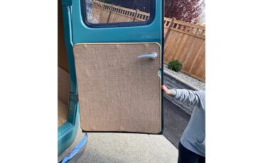 Ford-Panel-truck-1948-Teal-Tan-8