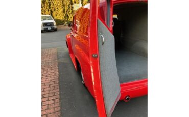 Ford-Panel-van-1956-Red-Grey-15