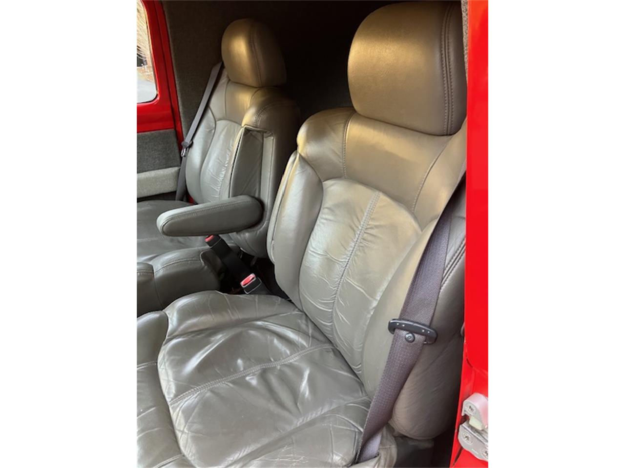 Ford-Panel-van-1956-Red-Grey-21