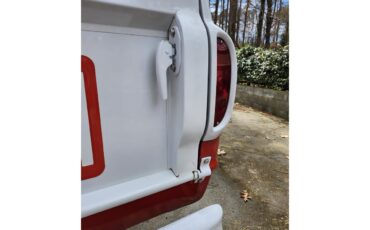 Ford-Pickup-1962-Redampwhite-Redampwhite-15