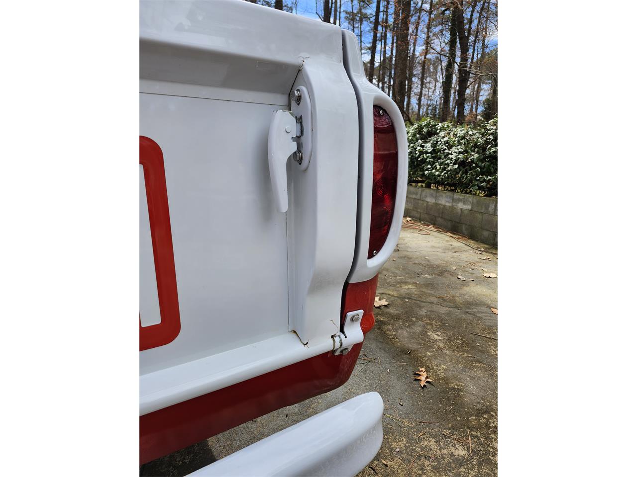 Ford-Pickup-1962-Redampwhite-Redampwhite-15