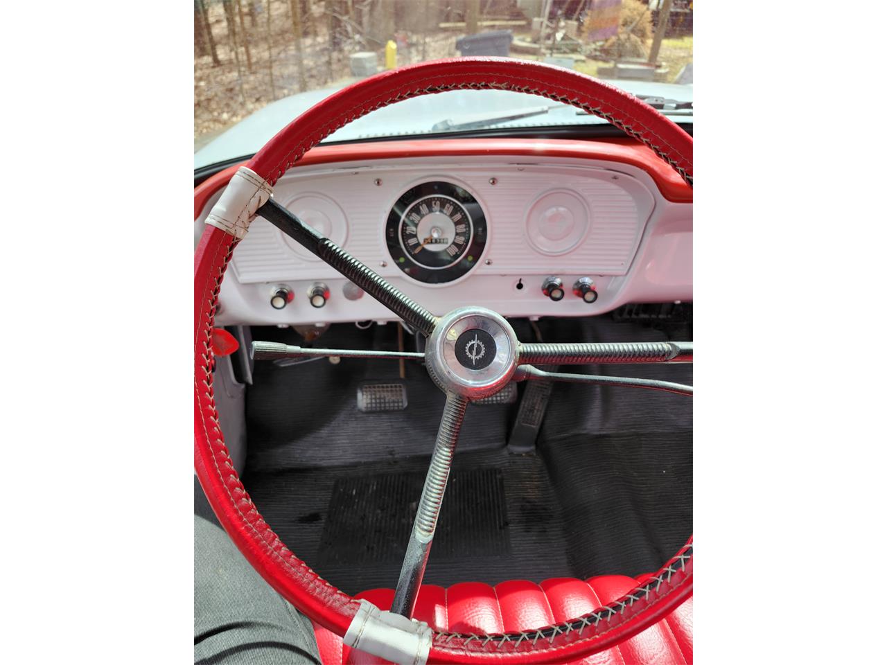Ford-Pickup-1962-Redampwhite-Redampwhite-41