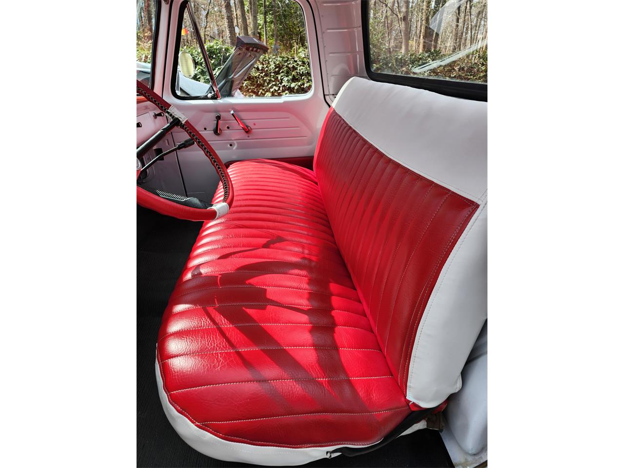 Ford-Pickup-1962-Redampwhite-Redampwhite-45