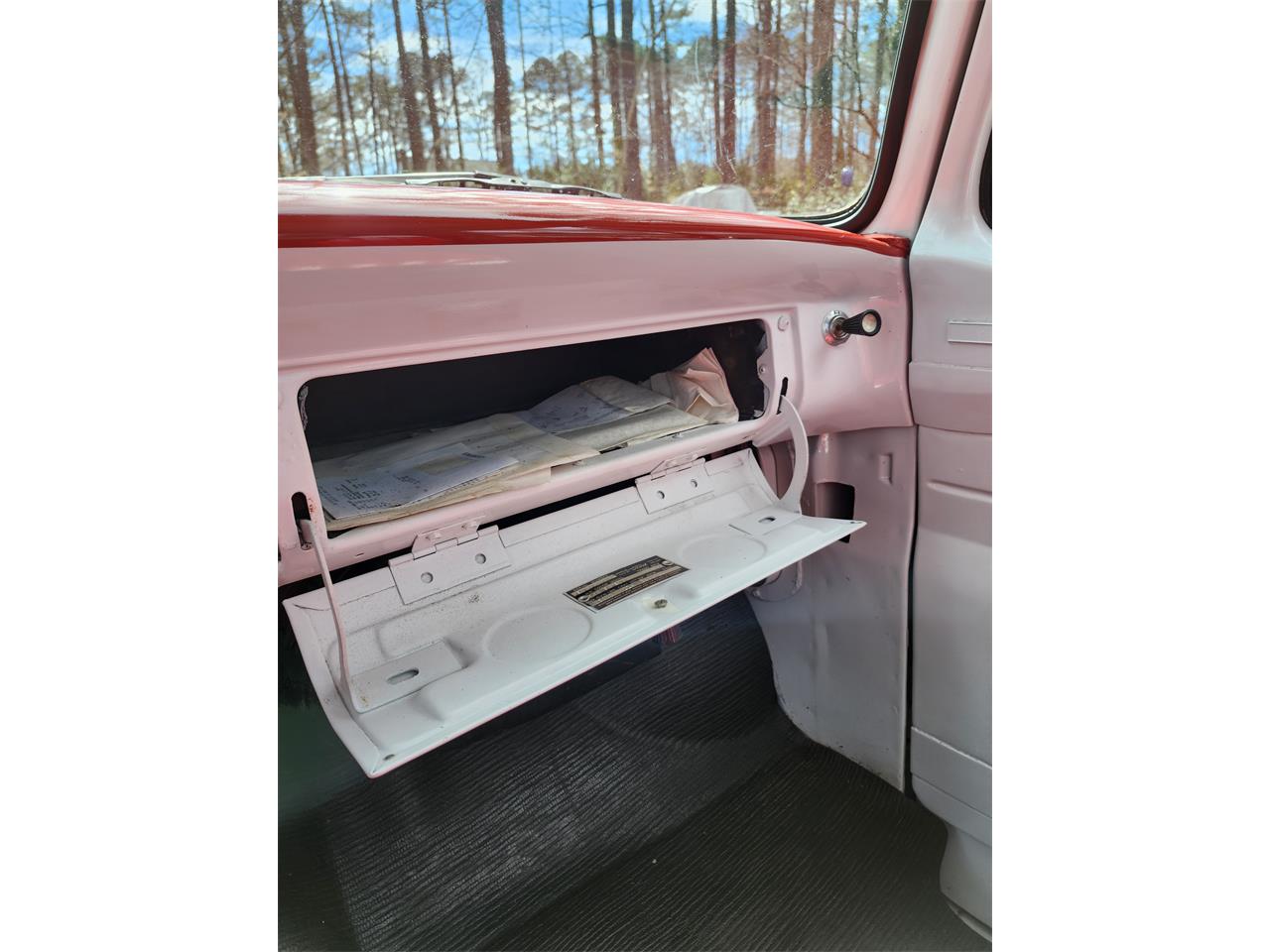 Ford-Pickup-1962-Redampwhite-Redampwhite-9