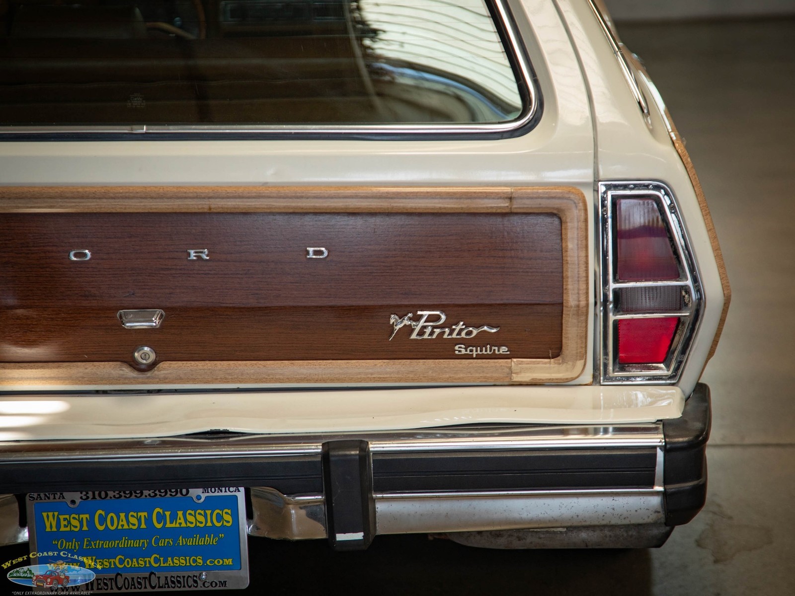 Ford-Pinto-Squire-2-Door-1980-2-Door-Station-Wagon-19