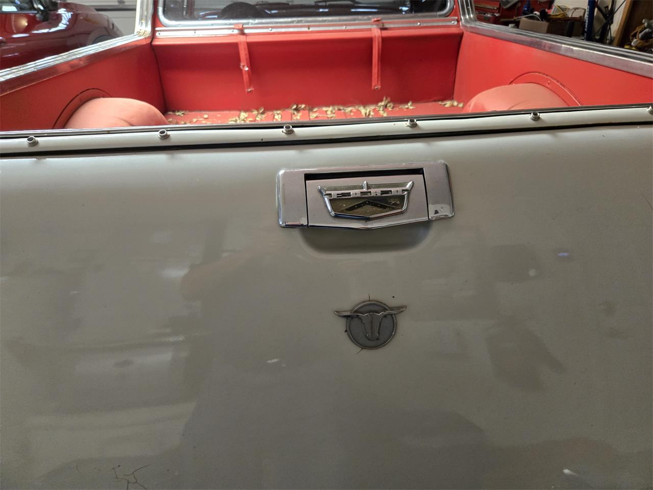Ford-Ranchero-1957-Red-amp-White-Red-2