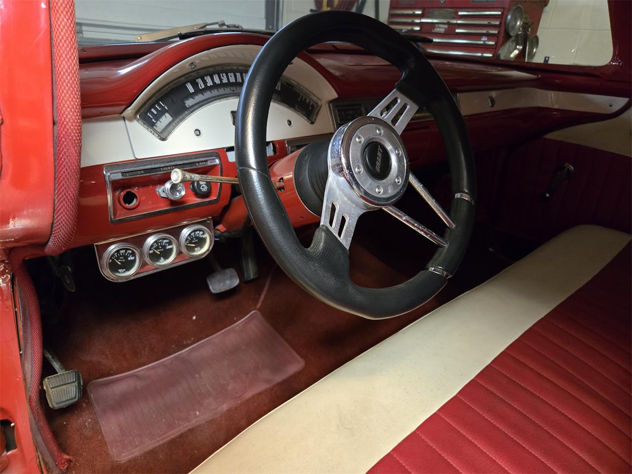 Ford-Ranchero-1957-Red-amp-White-Red-23