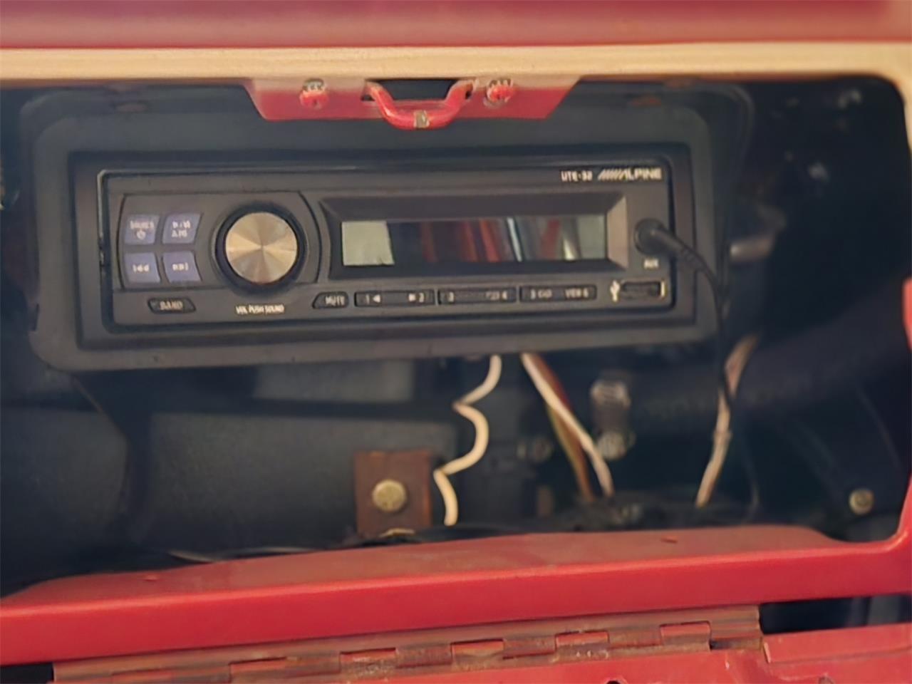 Ford-Ranchero-1957-Red-amp-White-Red-24