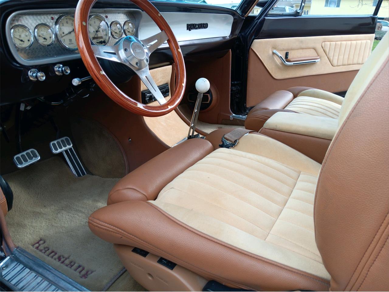 Ford-Ranchero-1965-Blackcherryoversilve-Tan-8