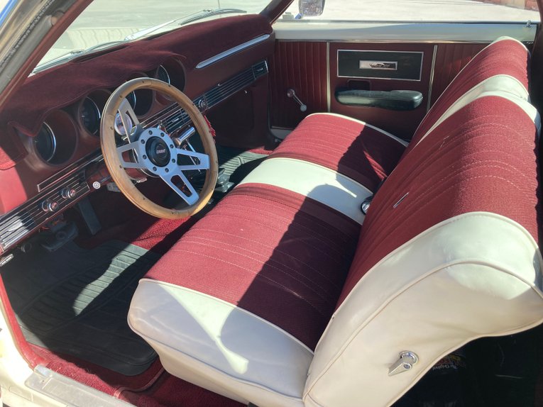 Ford-Ranchero-1968-White-Burgundy-1