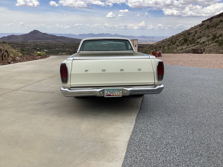 Ford-Ranchero-1968-White-Burgundy