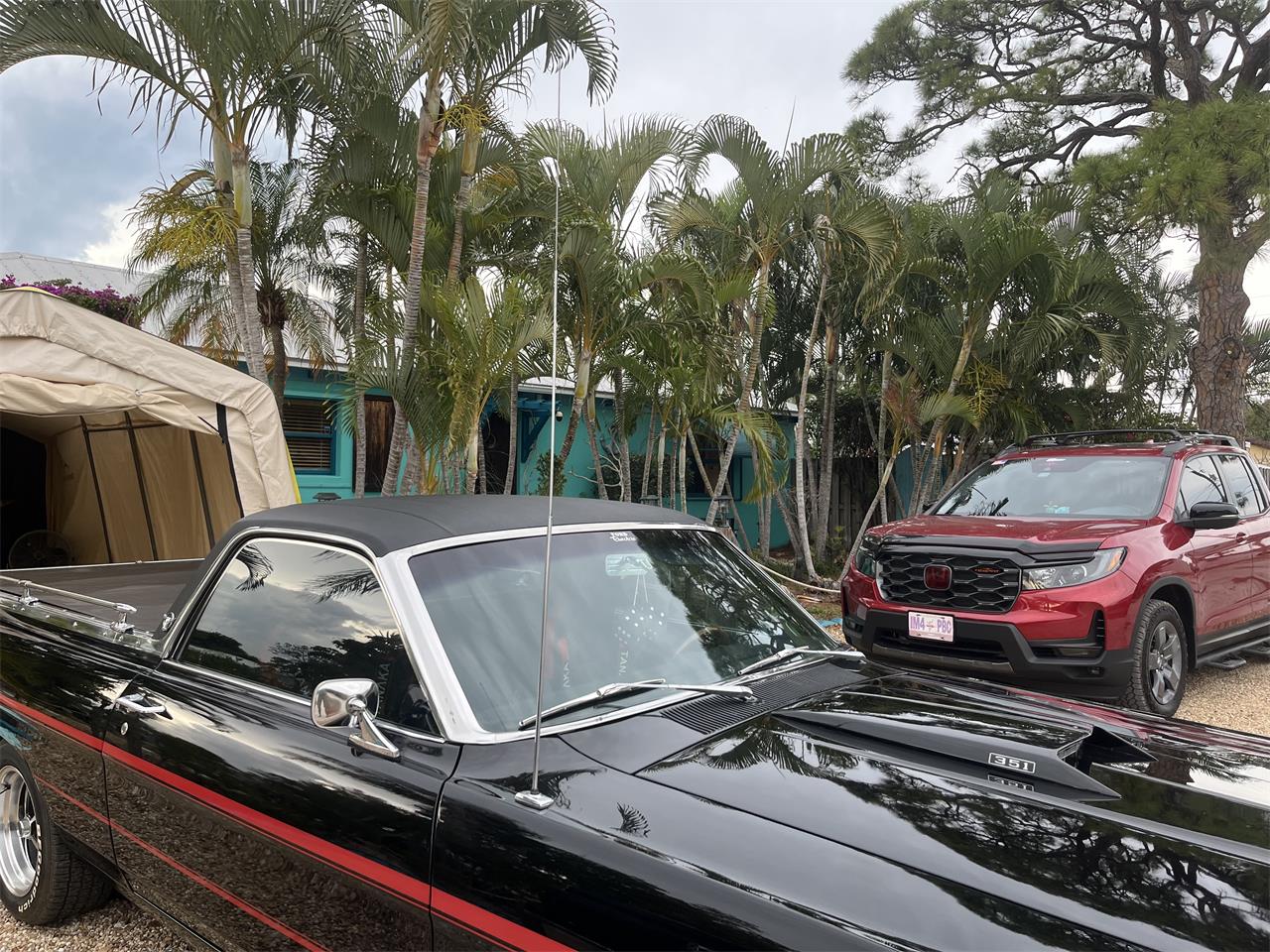 Ford-Ranchero-1969-Blackred-stripe-Black-15