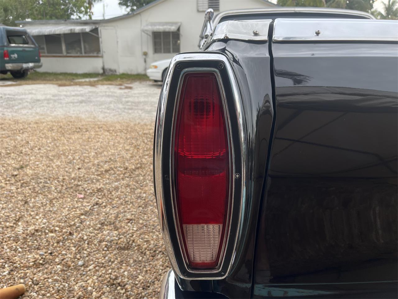Ford-Ranchero-1969-Blackred-stripe-Black-18