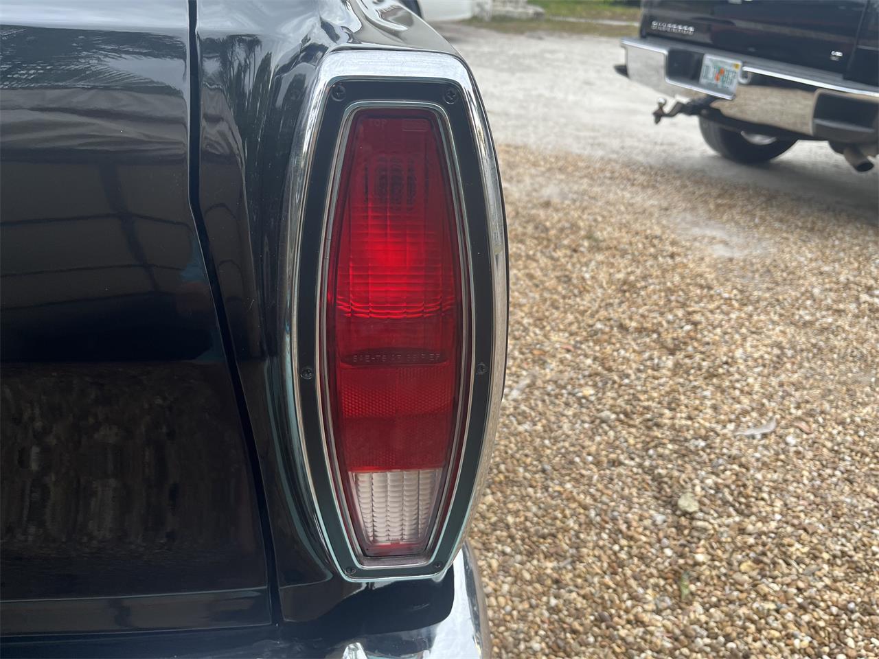 Ford-Ranchero-1969-Blackred-stripe-Black-19