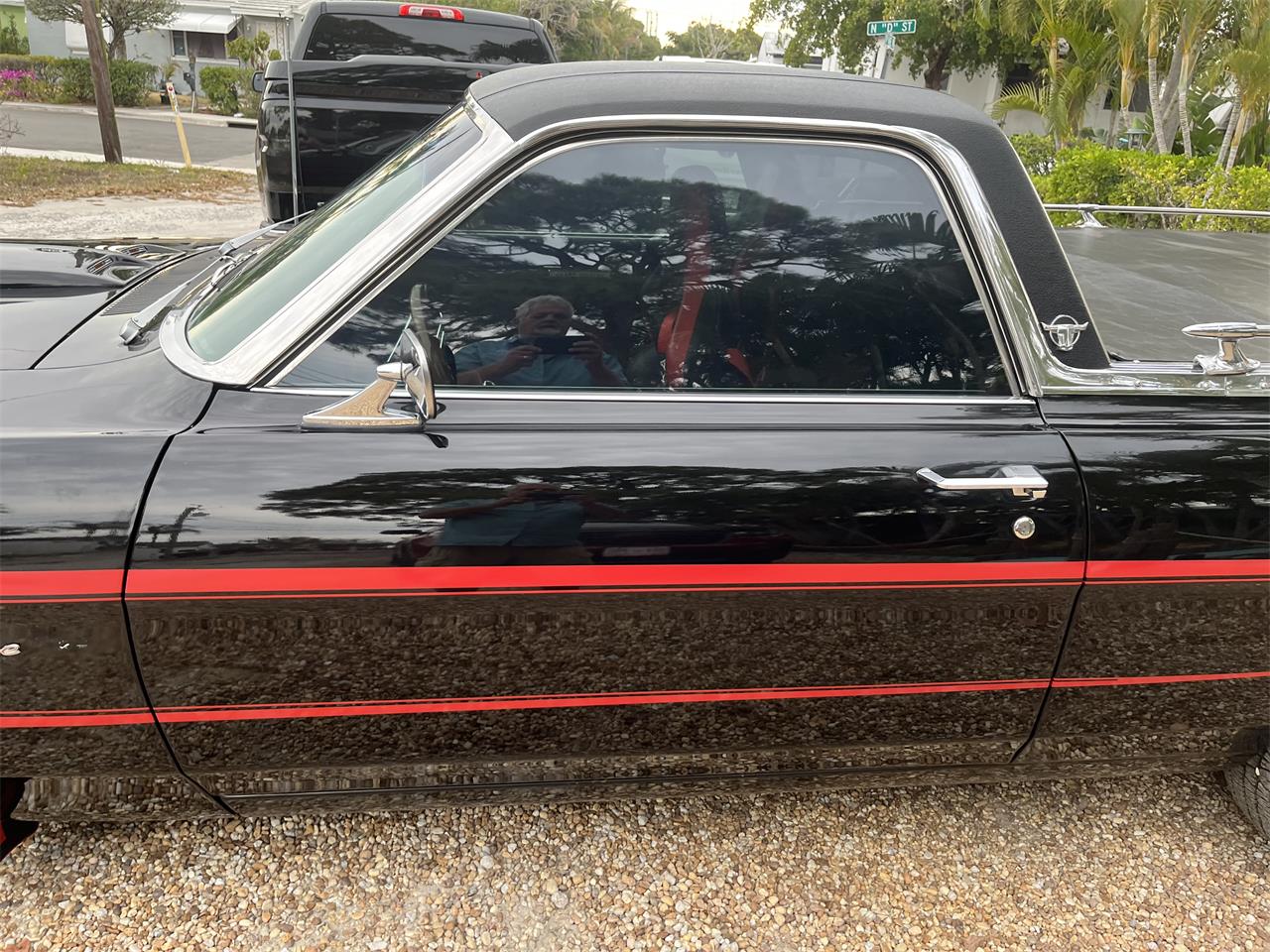 Ford-Ranchero-1969-Blackred-stripe-Black-74